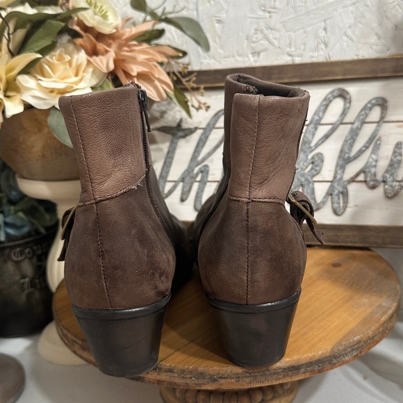 Clarks leather booties - Picture 6 of 8